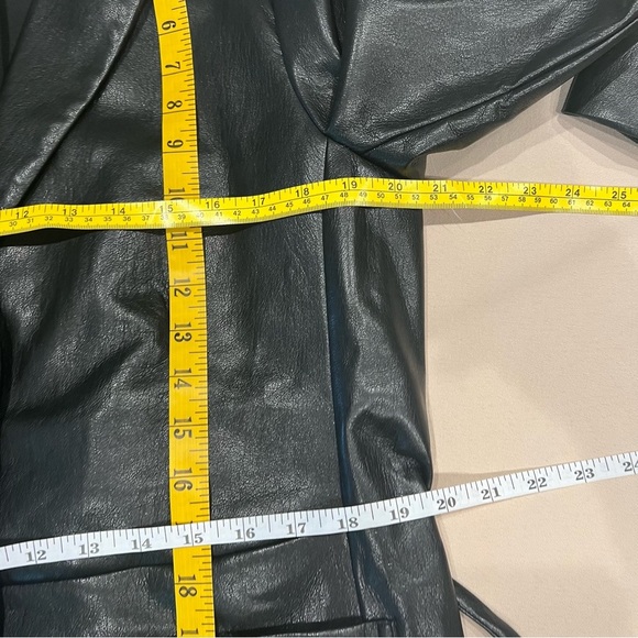 7 For All Mankind Faux Vegan Leather Belted Jacket Blazer Black Size Large - Picture 8 of 16